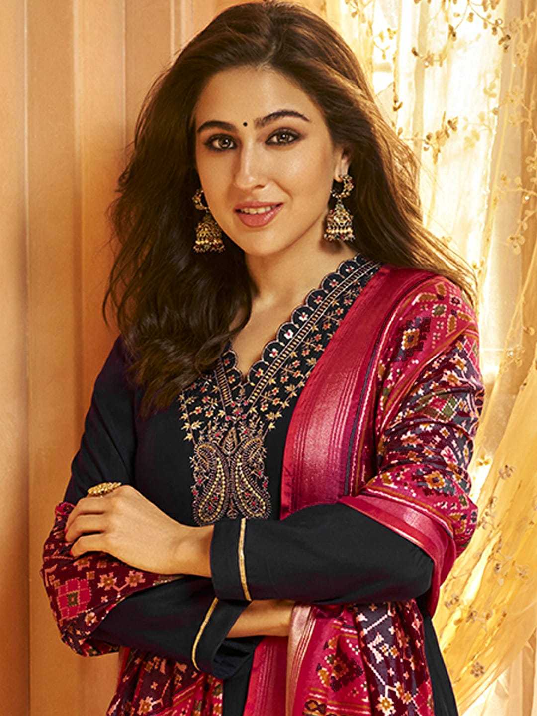 Ynf Rayon RIN222 SI-187 Kurti Bollywood Collections Wholesale Rayon Kurtis Sara Ali Khan Sarees Embroidered Kurtis Manufacturer