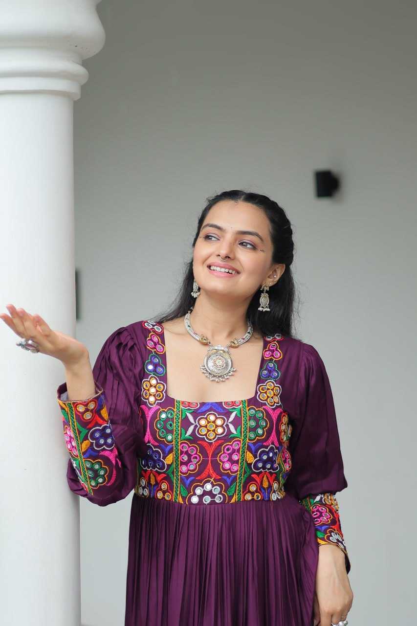 Ynf Reyon Cotton KESH491 9255 Gowns Wholesale Fancy Gowns Embroidery Gowns Long Gowns Manufacturer