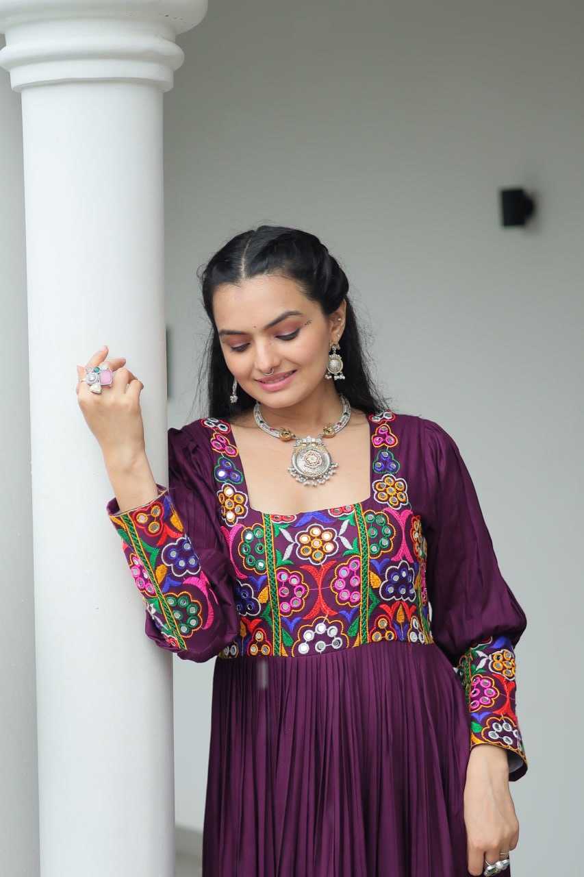 Ynf Reyon Cotton KESH491 9255 Gowns Wholesale Fancy Gowns Embroidery Gowns Long Gowns Manufacturer