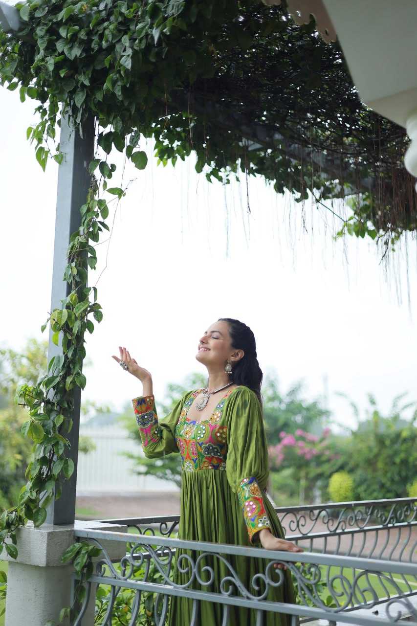 Ynf Reyon Cotton KESH491 9255 Gowns Wholesale Fancy Gowns Embroidery Gowns Long Gowns Manufacturer