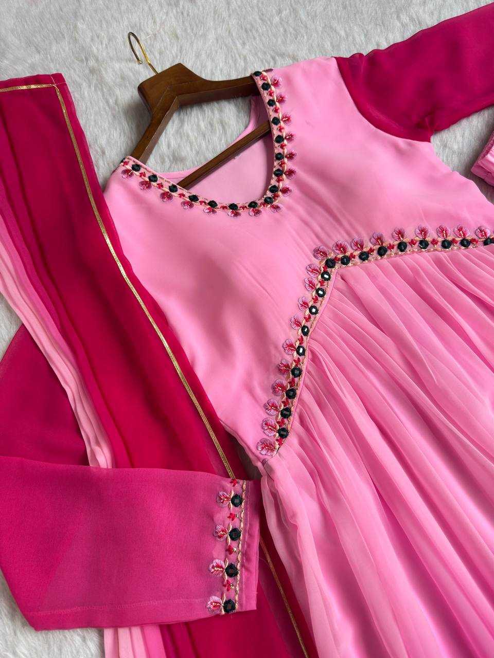 Ynf Silk Cotton Gowns Wholesale Embroidery Gowns Party Gowns Bollywood Style Gowns Manufacturer