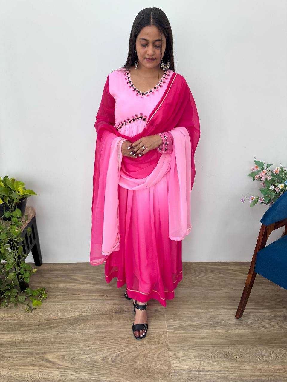 Ynf Silk Cotton Gowns Wholesale Embroidery Gowns Party Gowns Bollywood Style Gowns Manufacturer