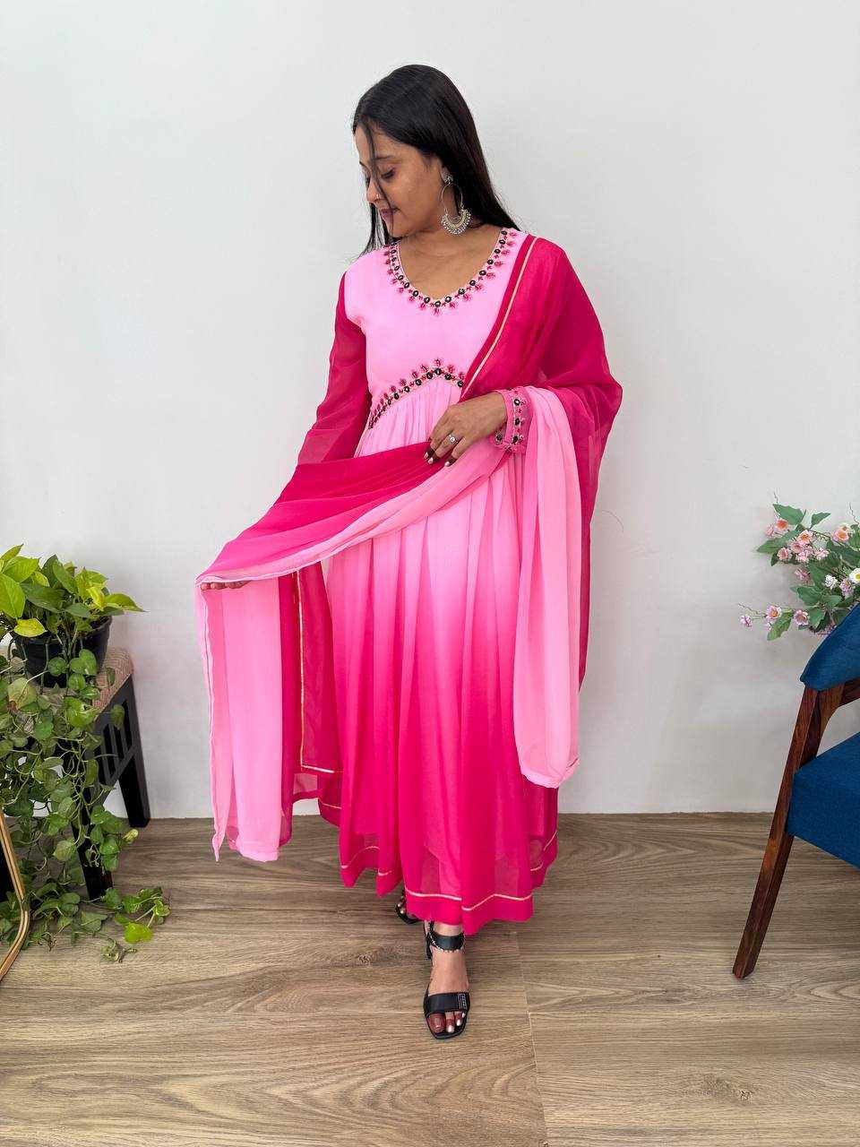 Ynf Silk Cotton Gowns Wholesale Embroidery Gowns Party Gowns Bollywood Style Gowns Manufacturer