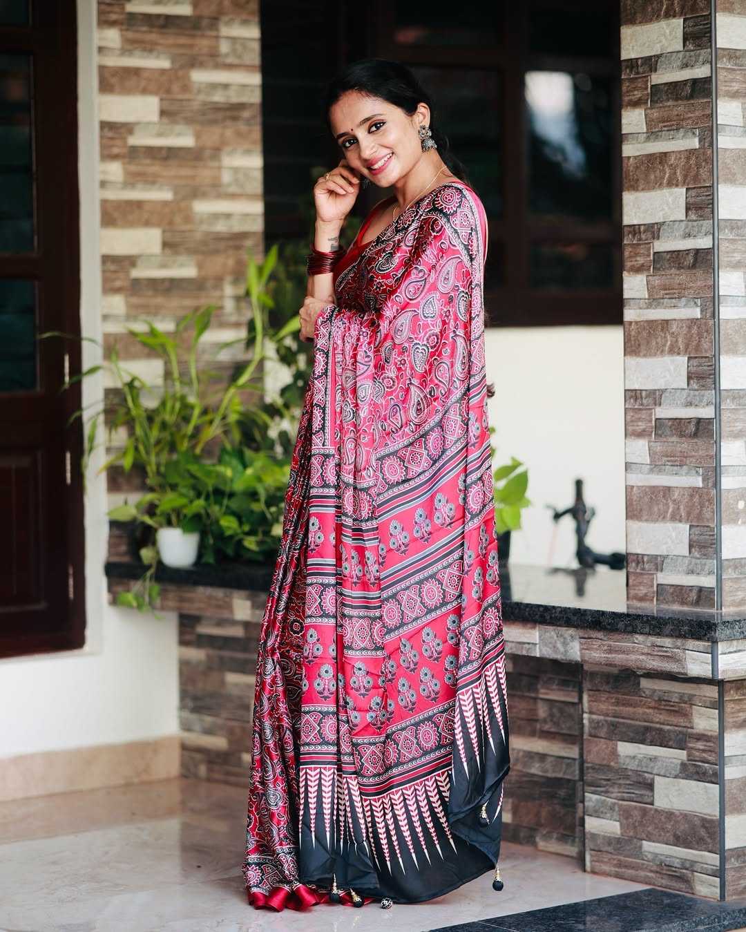 Ynf Silk RIN207 2252 Sarees Wholesale Designer Sarees Ready To Wear Sarees Fancy Sarees Manufacturer